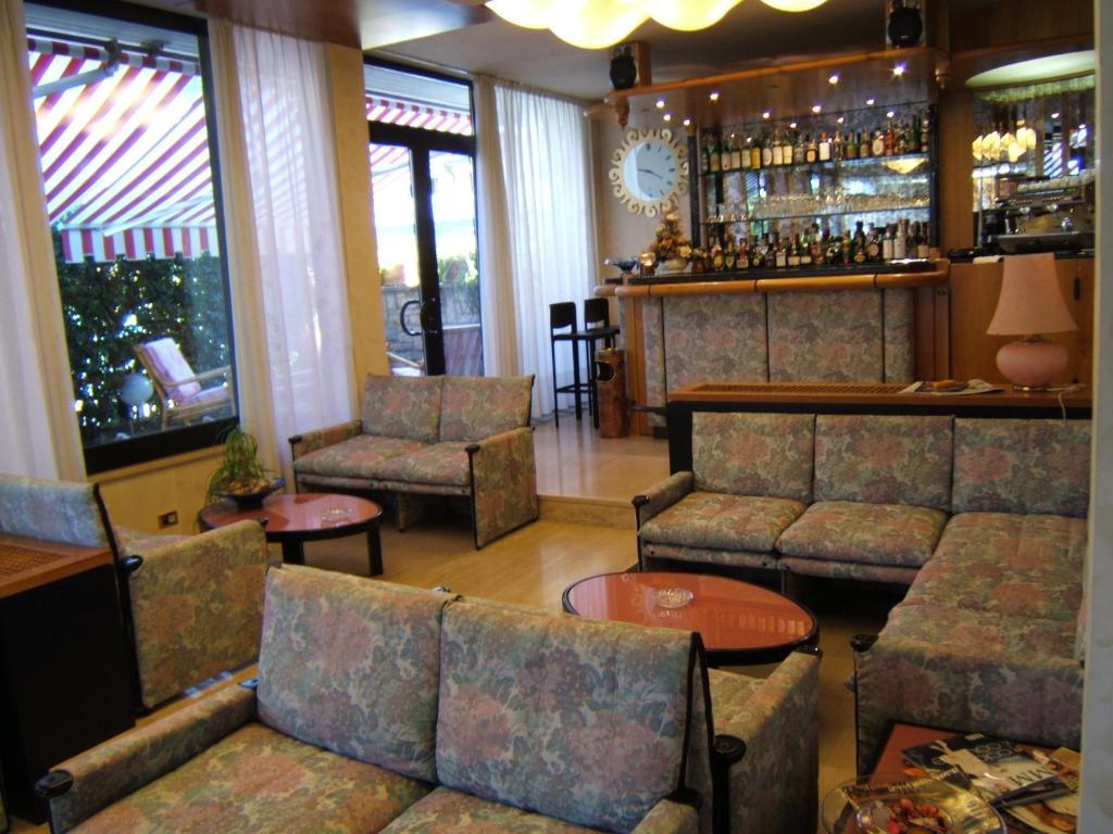 Hotel Matilde มารีนา ดิ มาซซา ภายนอก รูปภาพ