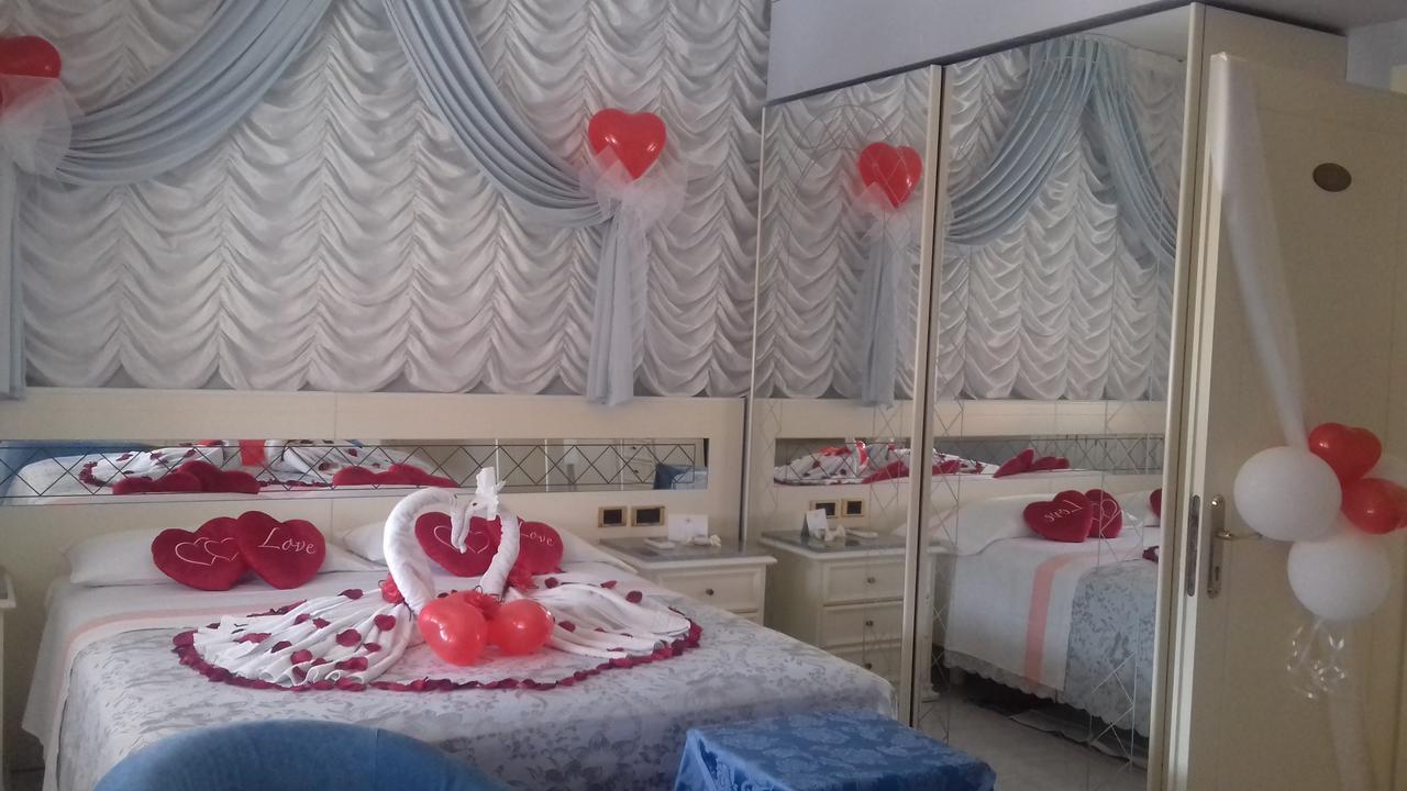 Hotel Matilde มารีนา ดิ มาซซา ภายนอก รูปภาพ