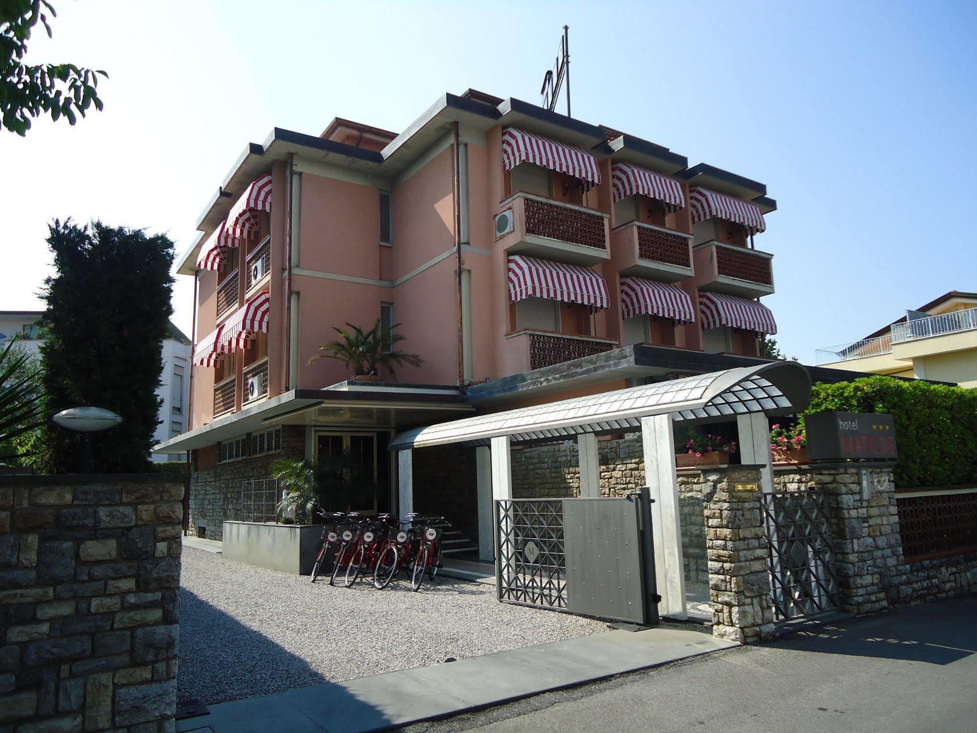 Hotel Matilde มารีนา ดิ มาซซา ภายนอก รูปภาพ