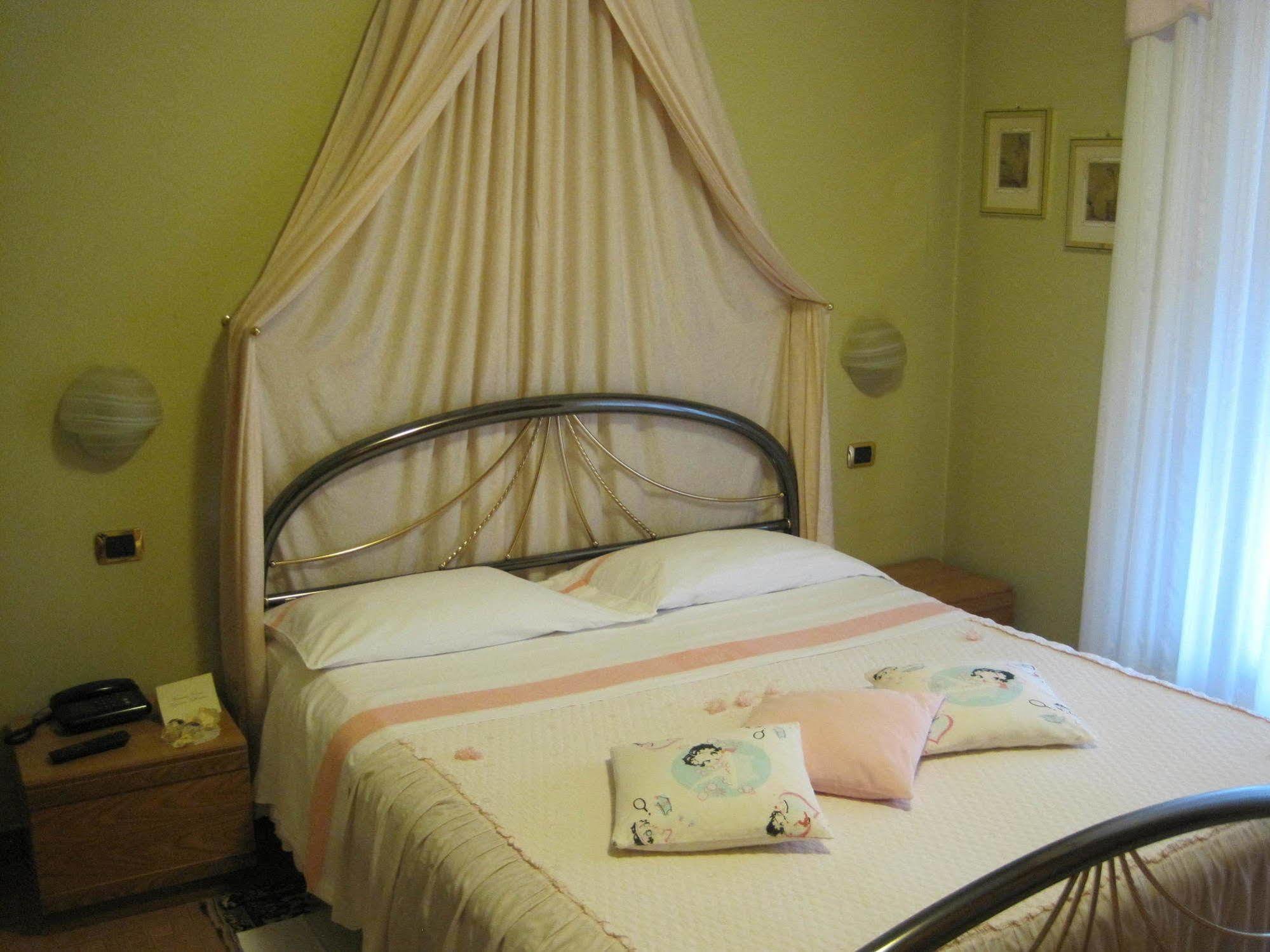 Hotel Matilde มารีนา ดิ มาซซา ภายนอก รูปภาพ