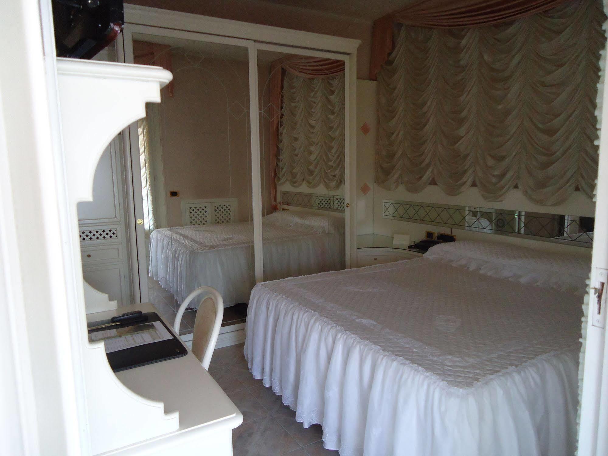 Hotel Matilde มารีนา ดิ มาซซา ภายนอก รูปภาพ