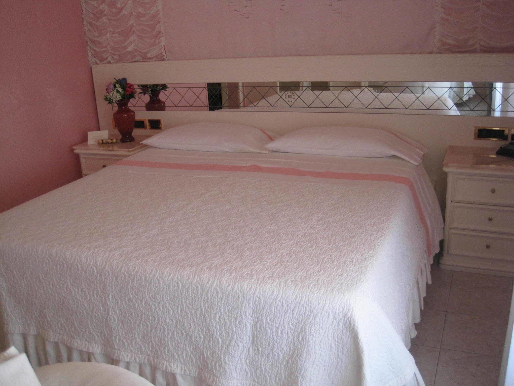 Hotel Matilde มารีนา ดิ มาซซา ภายนอก รูปภาพ
