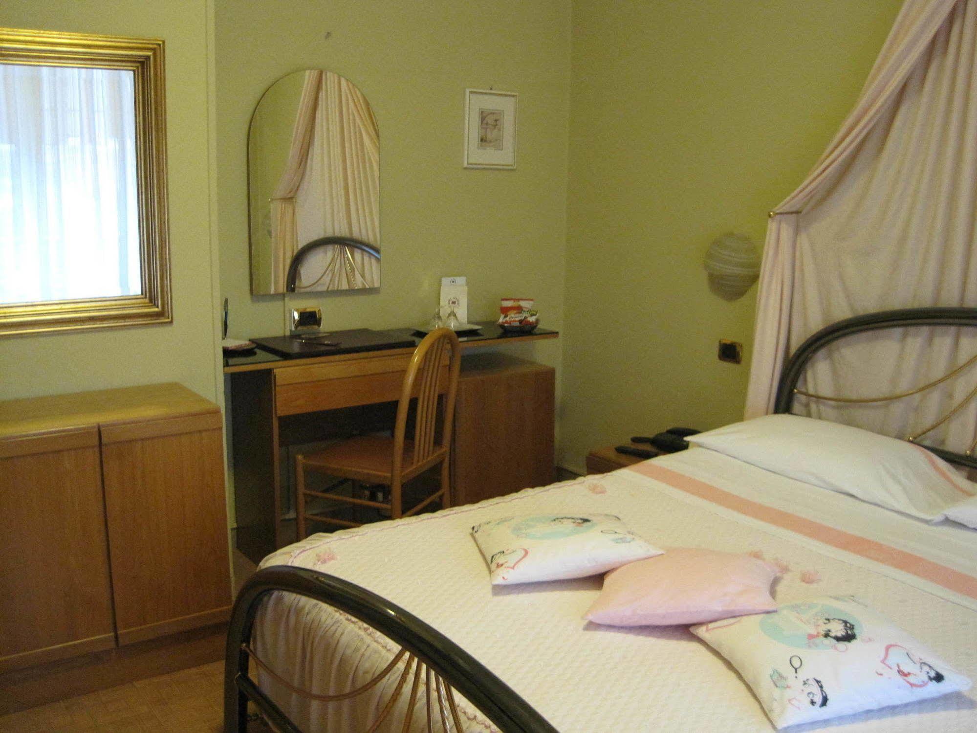 Hotel Matilde มารีนา ดิ มาซซา ภายนอก รูปภาพ
