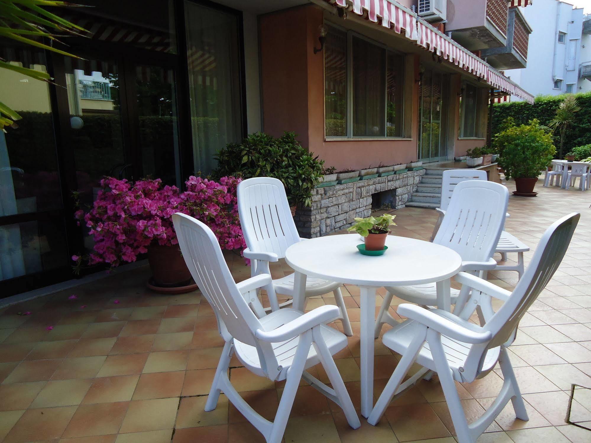 Hotel Matilde มารีนา ดิ มาซซา ภายนอก รูปภาพ
