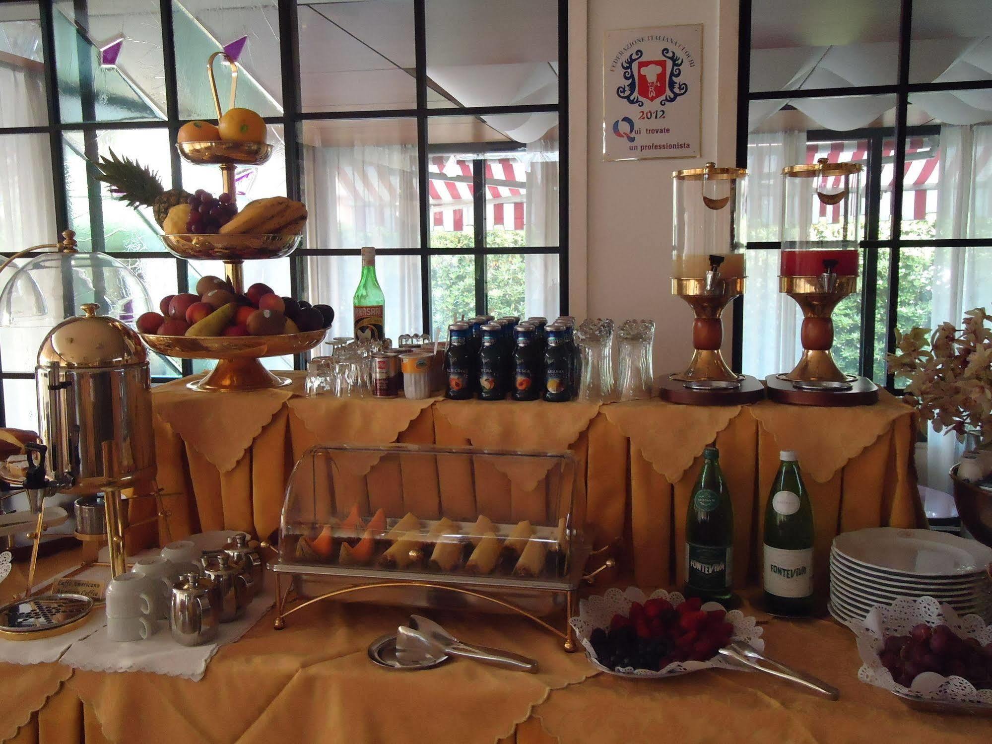 Hotel Matilde มารีนา ดิ มาซซา ภายนอก รูปภาพ
