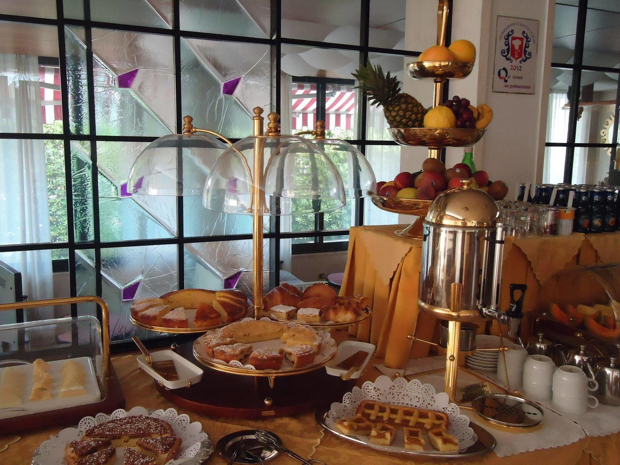 Hotel Matilde มารีนา ดิ มาซซา ภายนอก รูปภาพ