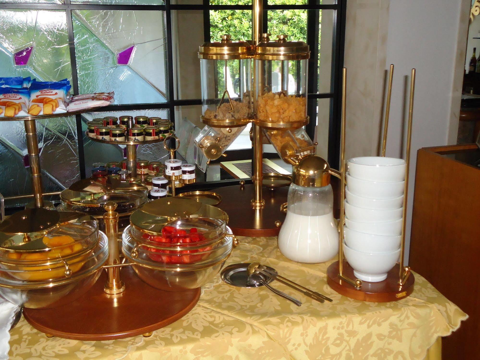 Hotel Matilde มารีนา ดิ มาซซา ภายนอก รูปภาพ