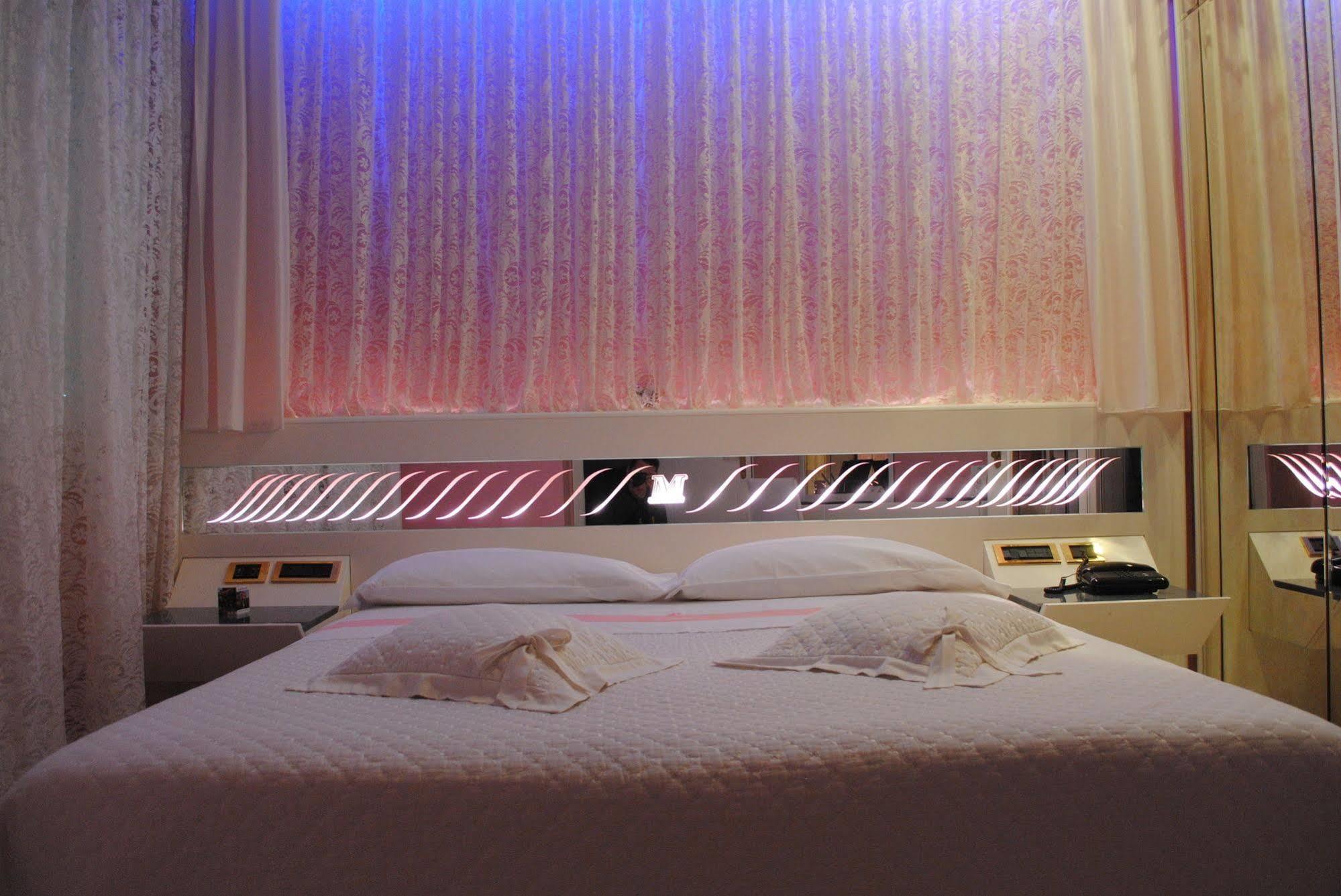 Hotel Matilde มารีนา ดิ มาซซา ภายนอก รูปภาพ