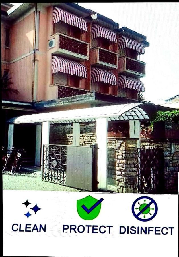 Hotel Matilde มารีนา ดิ มาซซา ภายนอก รูปภาพ
